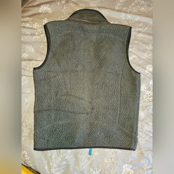 Retro Pile Vest - Picture 4 of 5